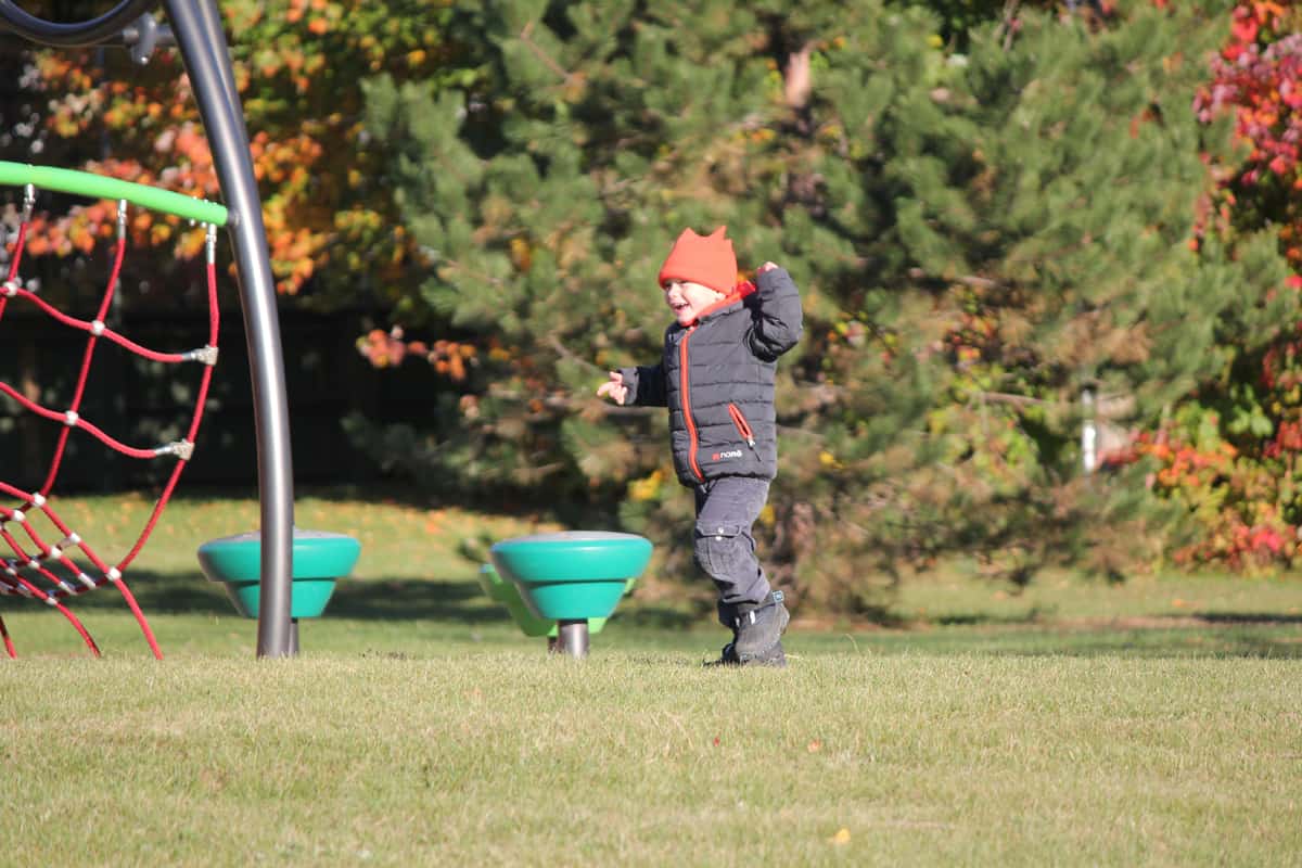 enfant dans un parc