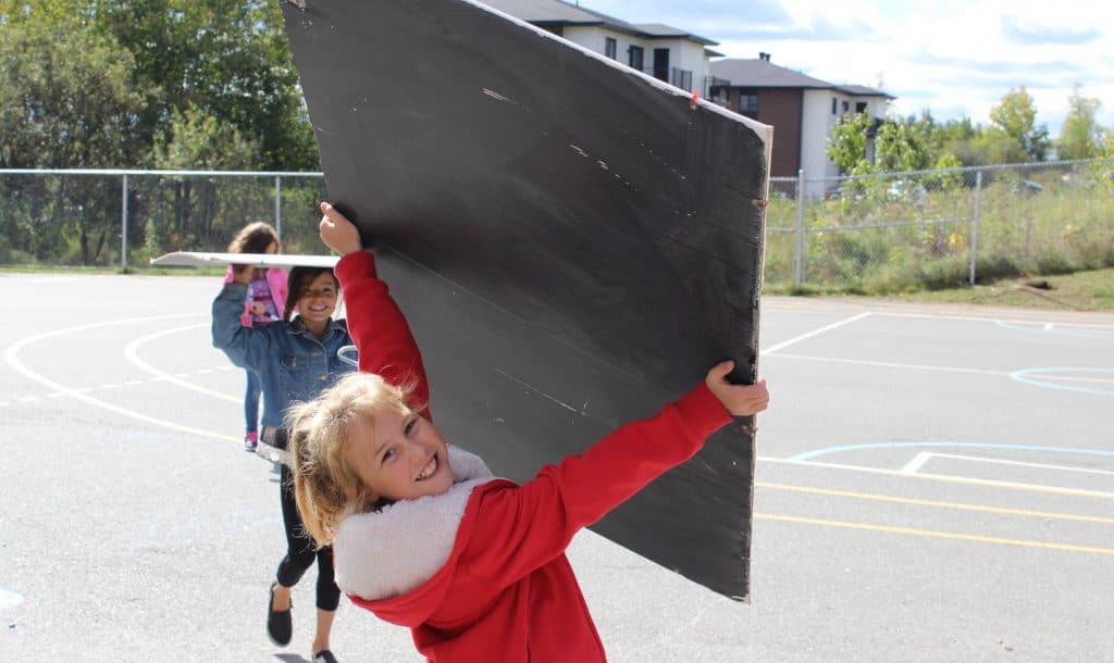 récréations actives dans la cour d'école