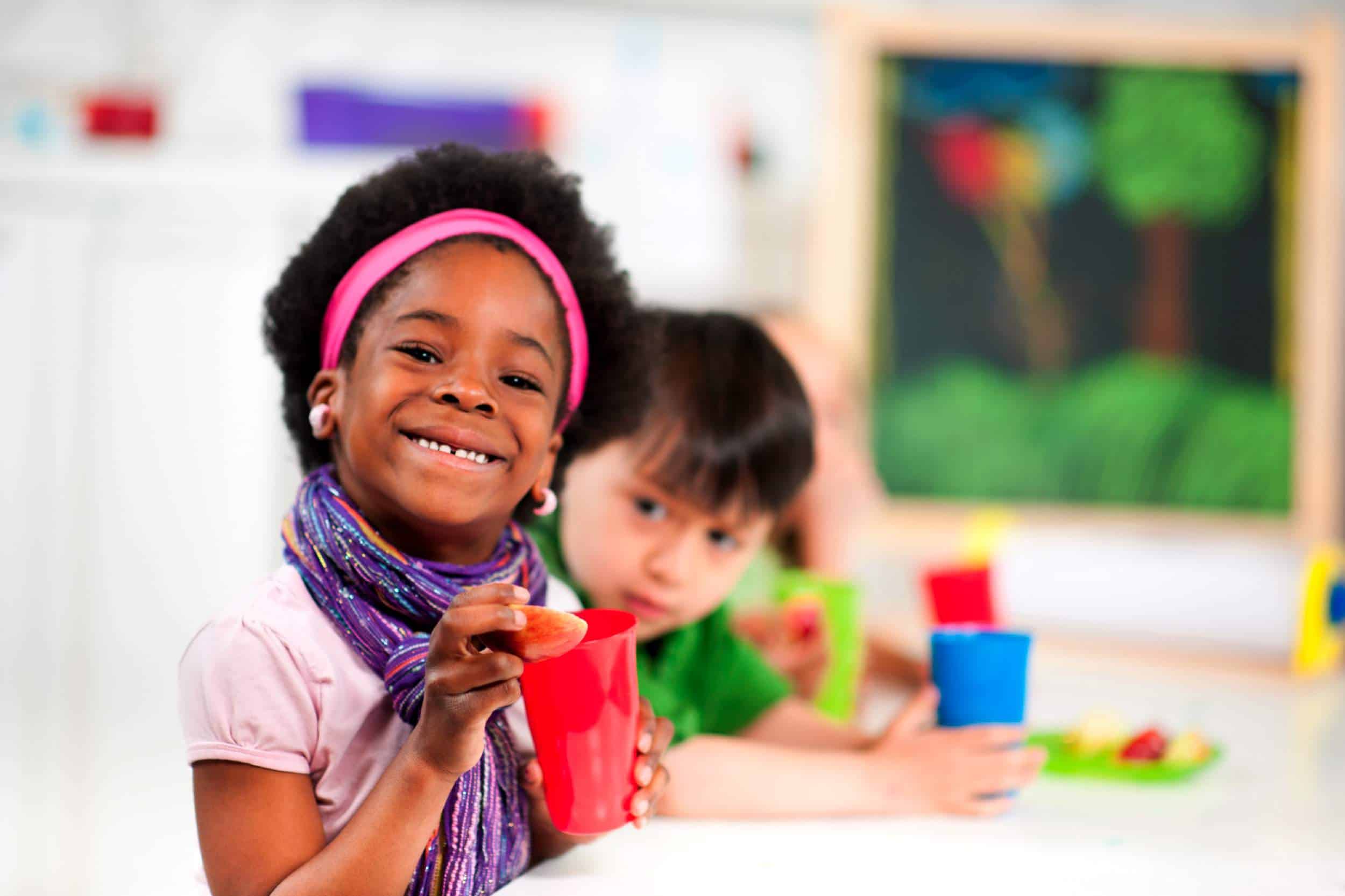 enfants repas garderie