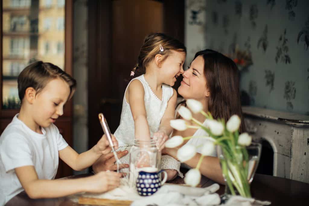 famille heureuse | Mère avec ses enfants