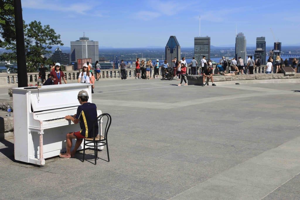 piano public